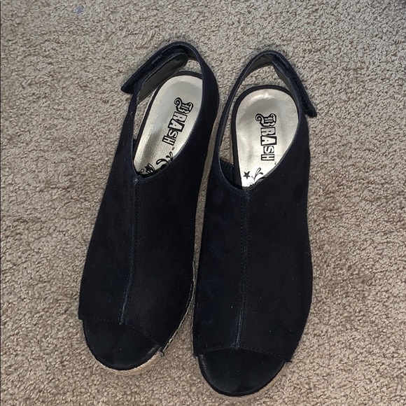Women’s Black Wedges Size 6 (or 7) - Picture 6 of 6